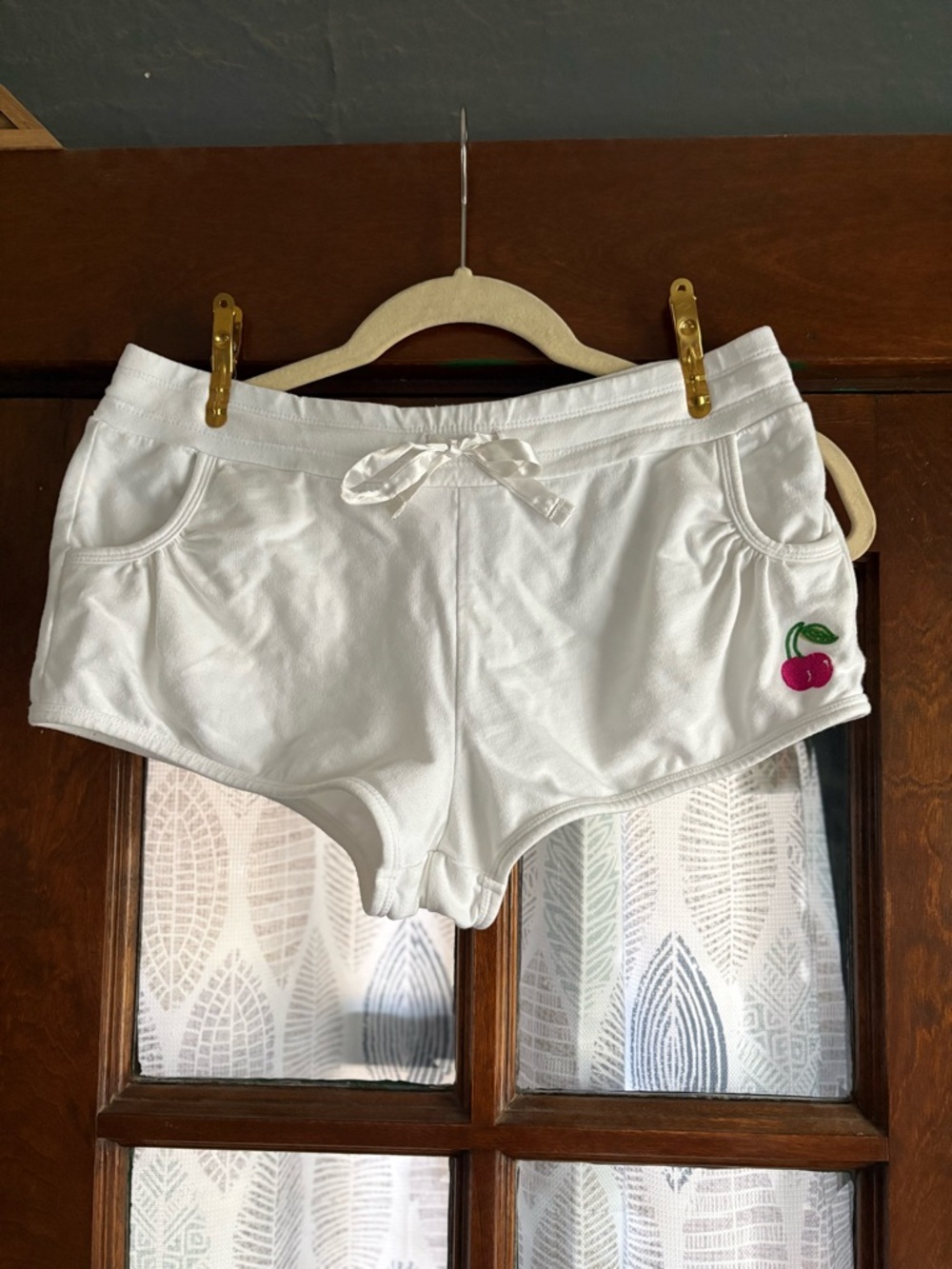 VTG 2000s Victoria’s Secret White Cherry Embroidered Low Mid Rise Shortie Shorts